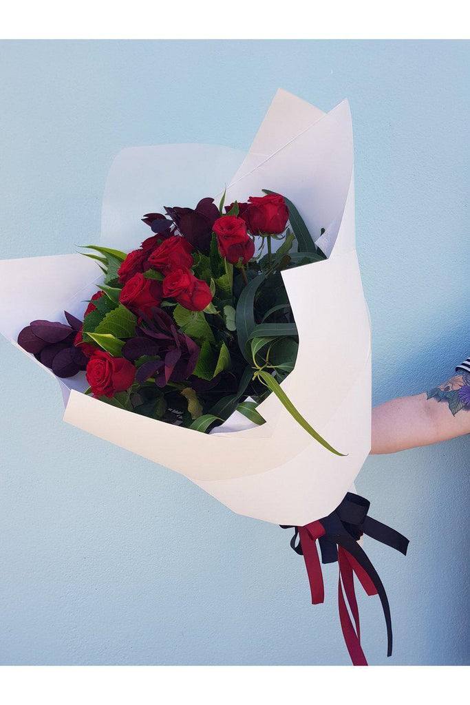 Crafting the Perfect Message: Express Your Love with Pick a Posy's Valentine's Day Flowers in Wellington