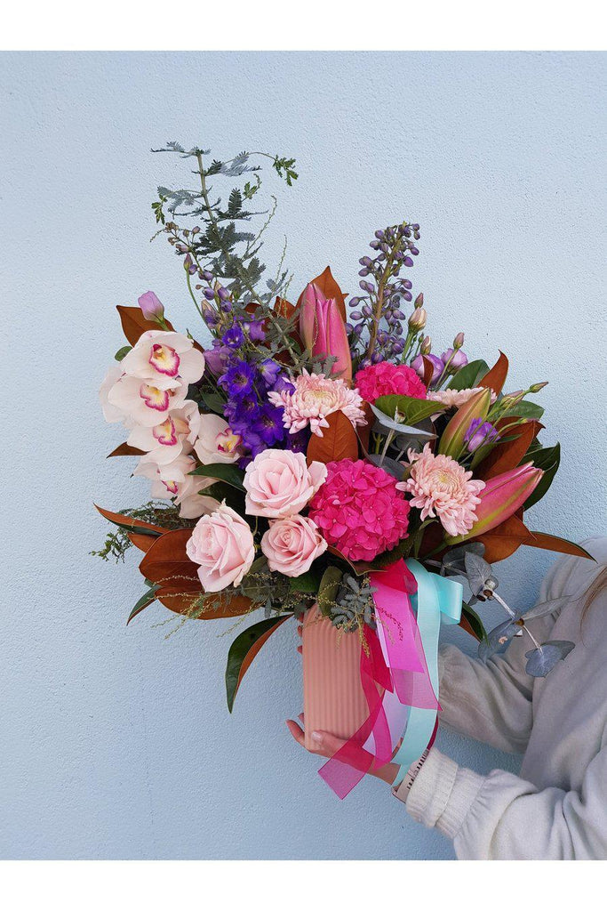 All our favourite, market fresh, blooms beautifully presented in a in vase, to make a stunning statement. Wellington Florist , Kilbirnie Florist , Lyall Bay Florist