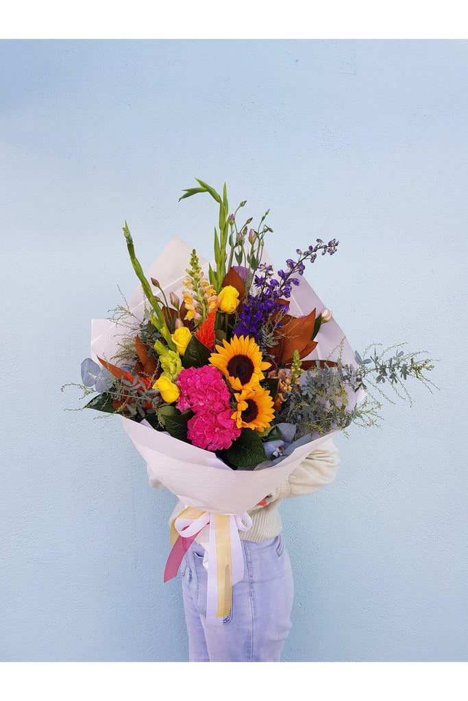 The Big Bunch is Let us work our magic and create something special for you from our beautiful range of seasonal blooms. Florist Lyall Bay Florist Wellington Florist Kilbirnie 